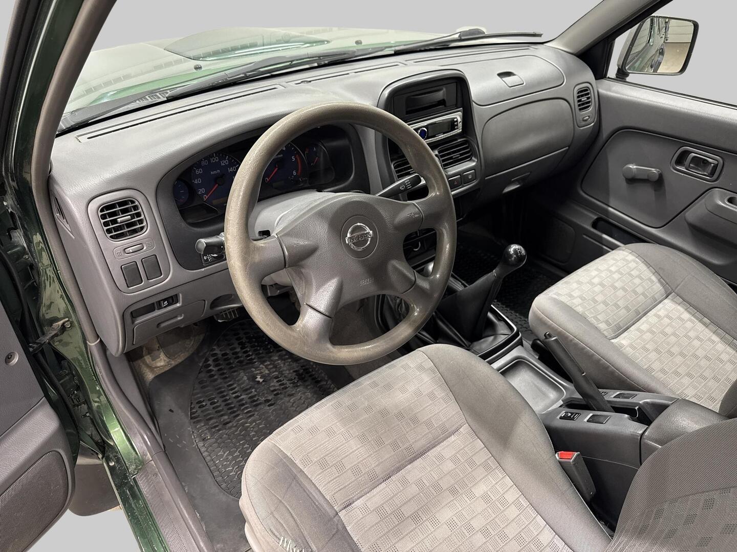 NISSAN King Cab 2002