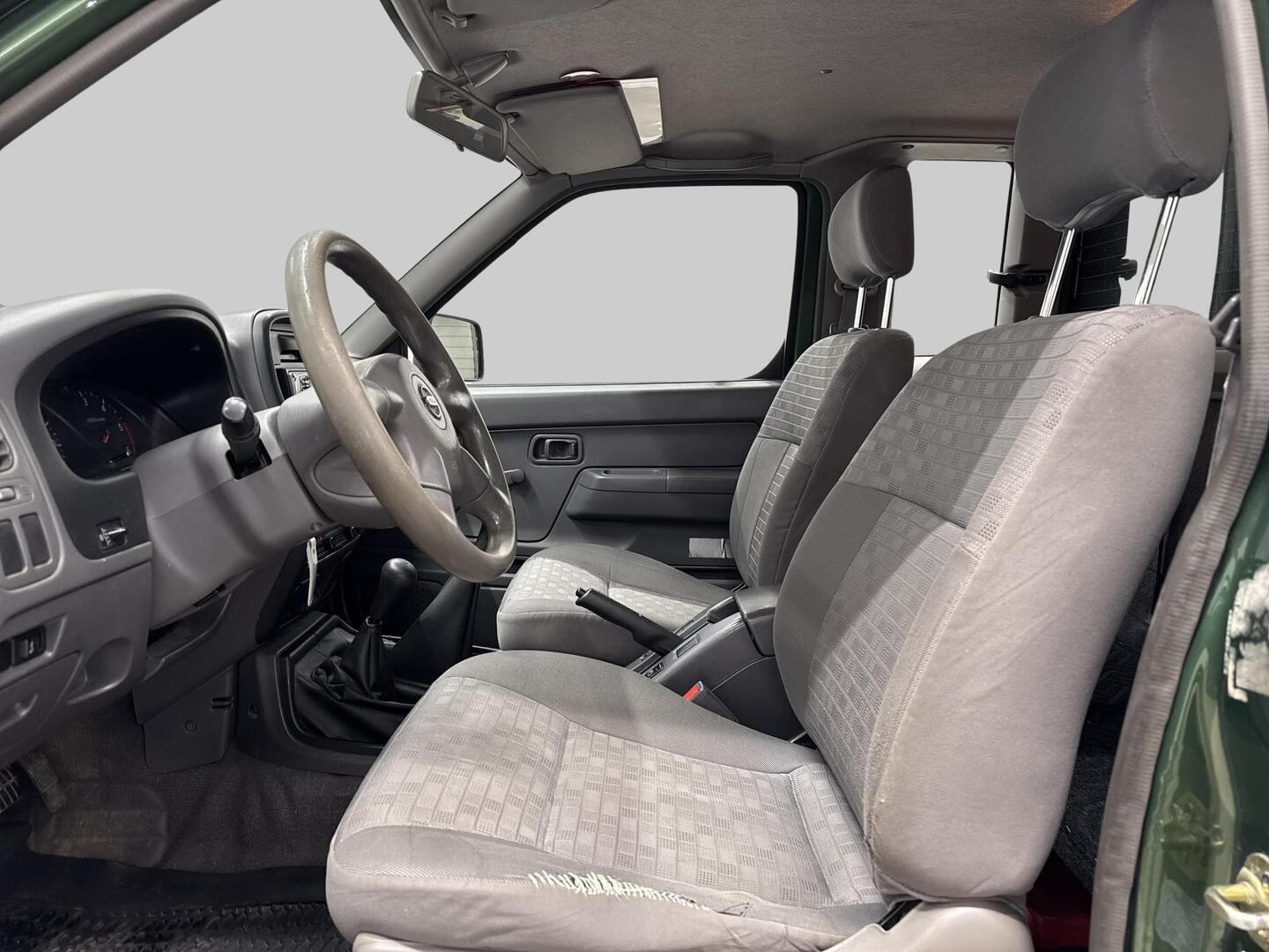 NISSAN King Cab 2002