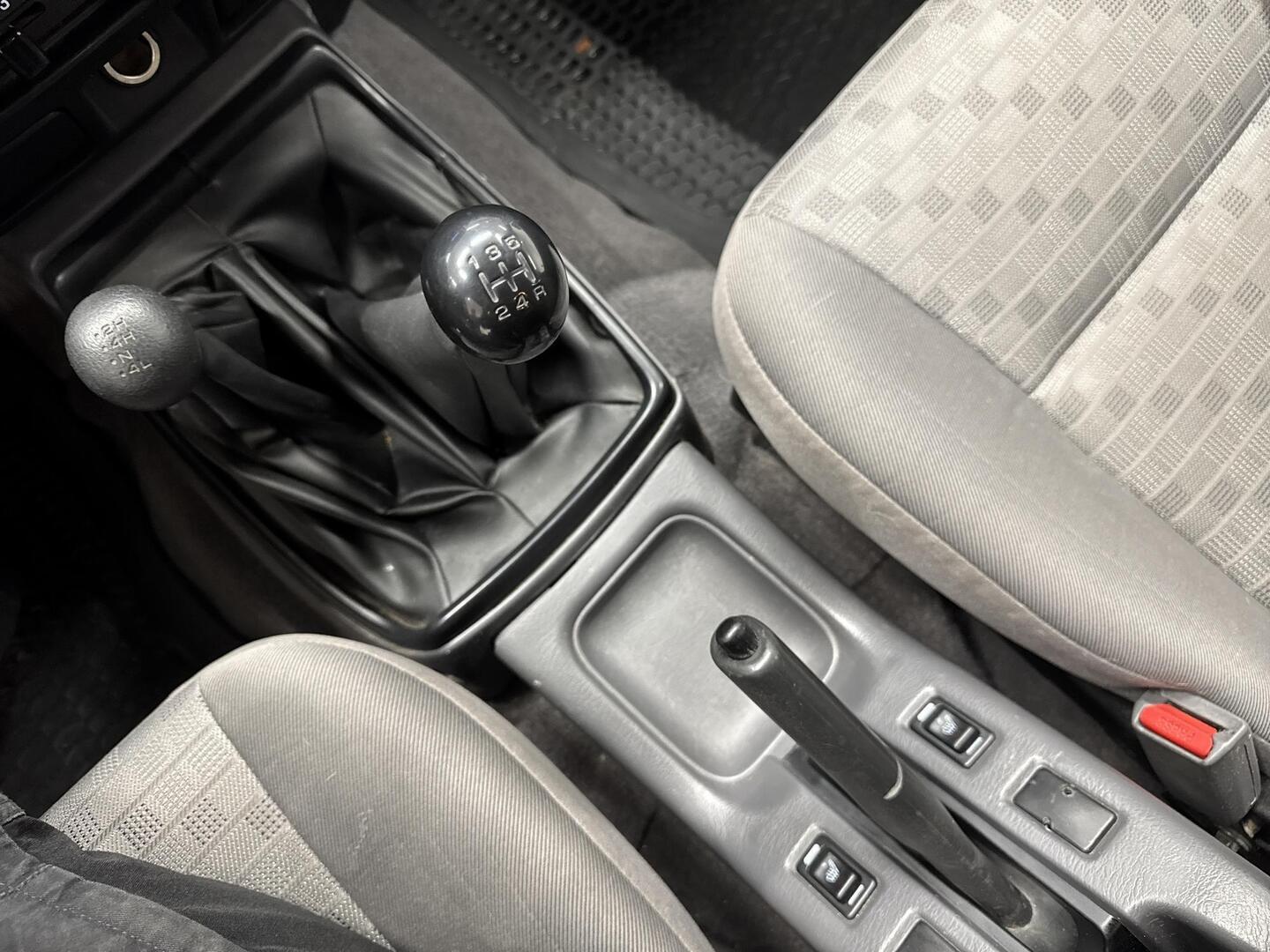 NISSAN King Cab 2002