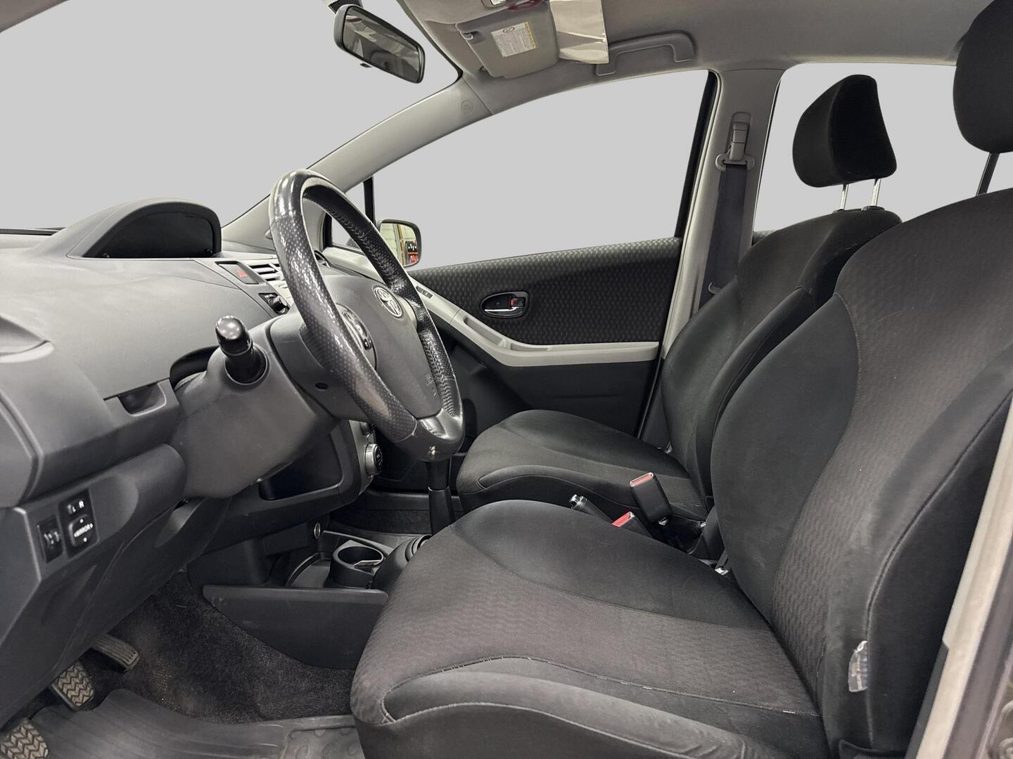 TOYOTA Yaris 2007
