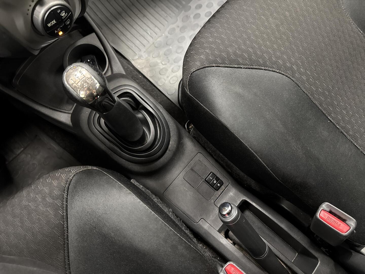TOYOTA Yaris 2007