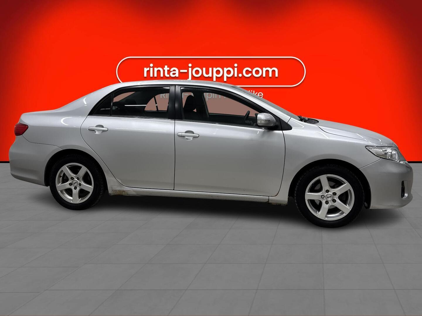 TOYOTA Corolla 2011