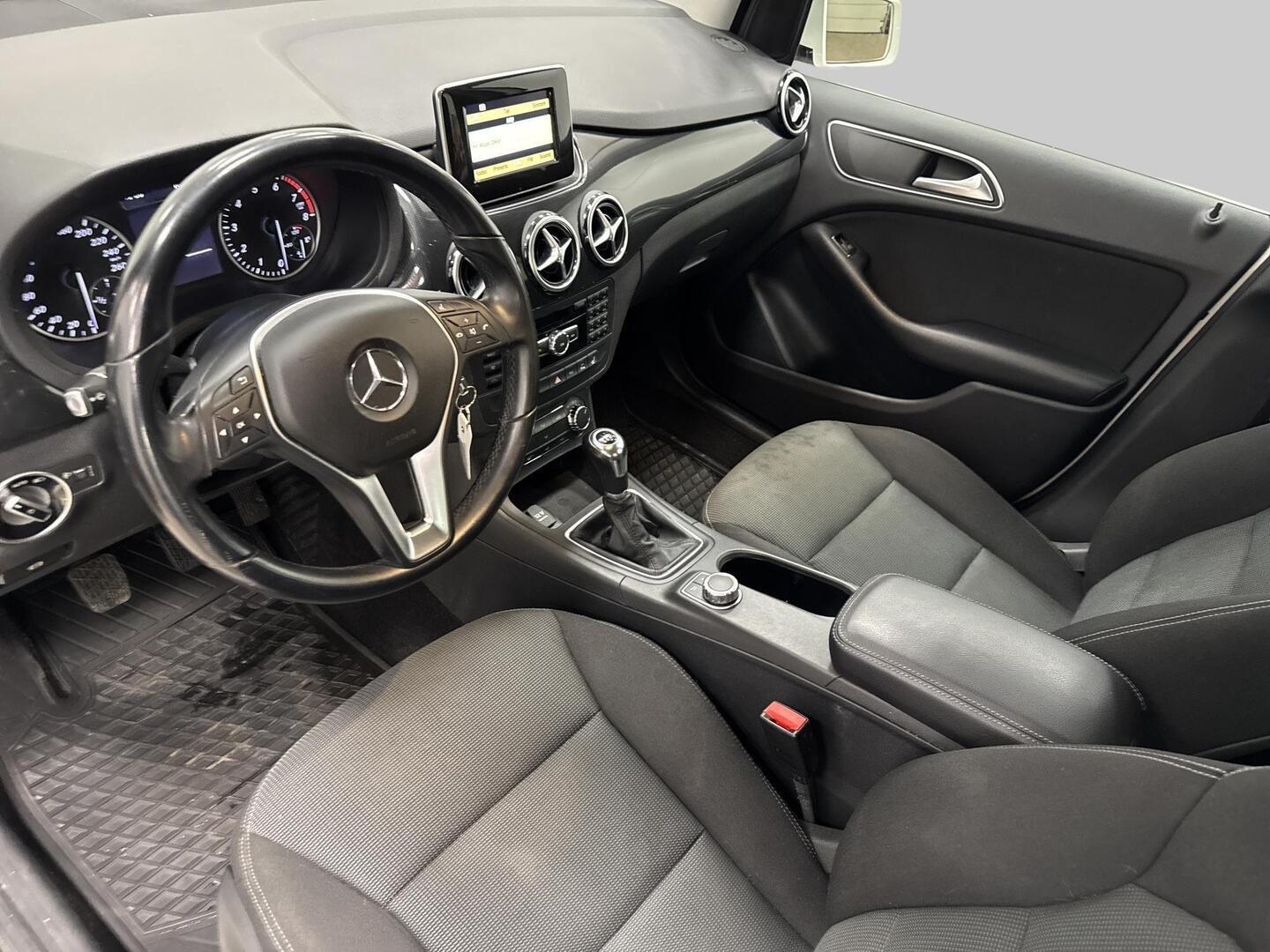 MERCEDES-BENZ B 2012