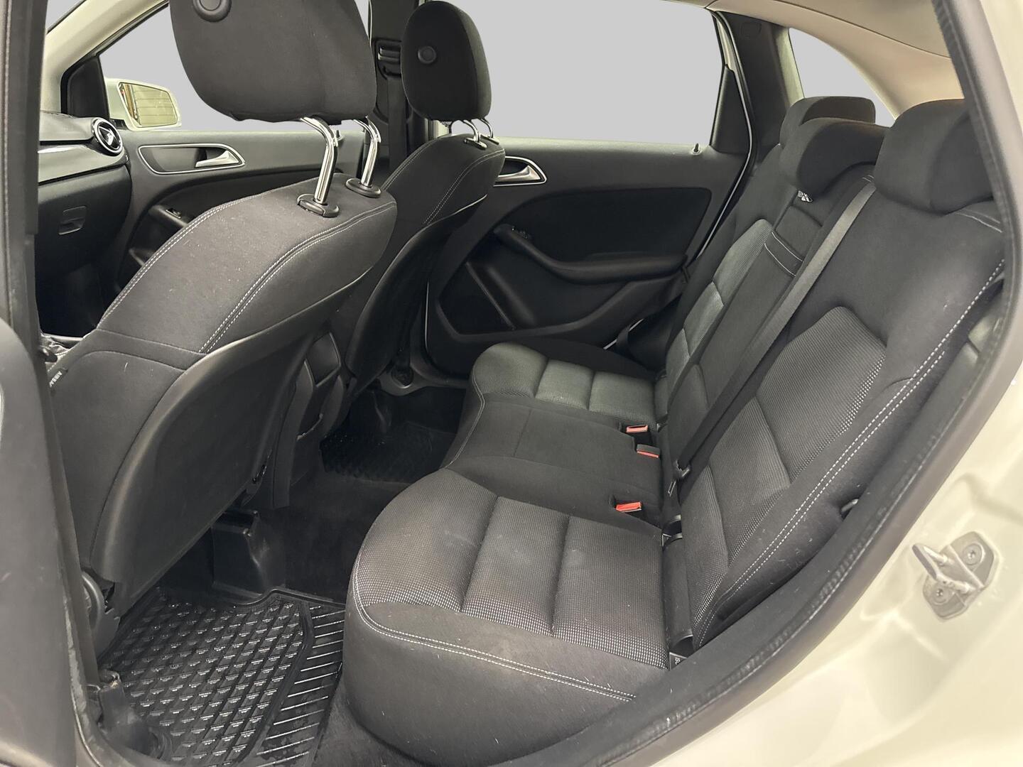MERCEDES-BENZ B 2012