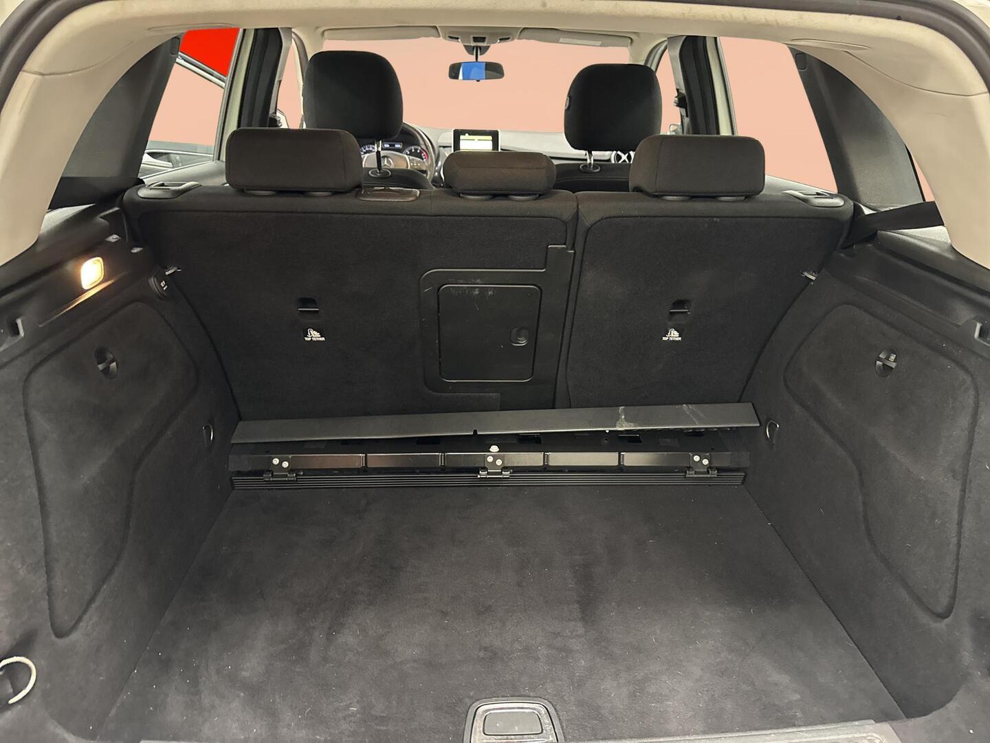MERCEDES-BENZ B 2012