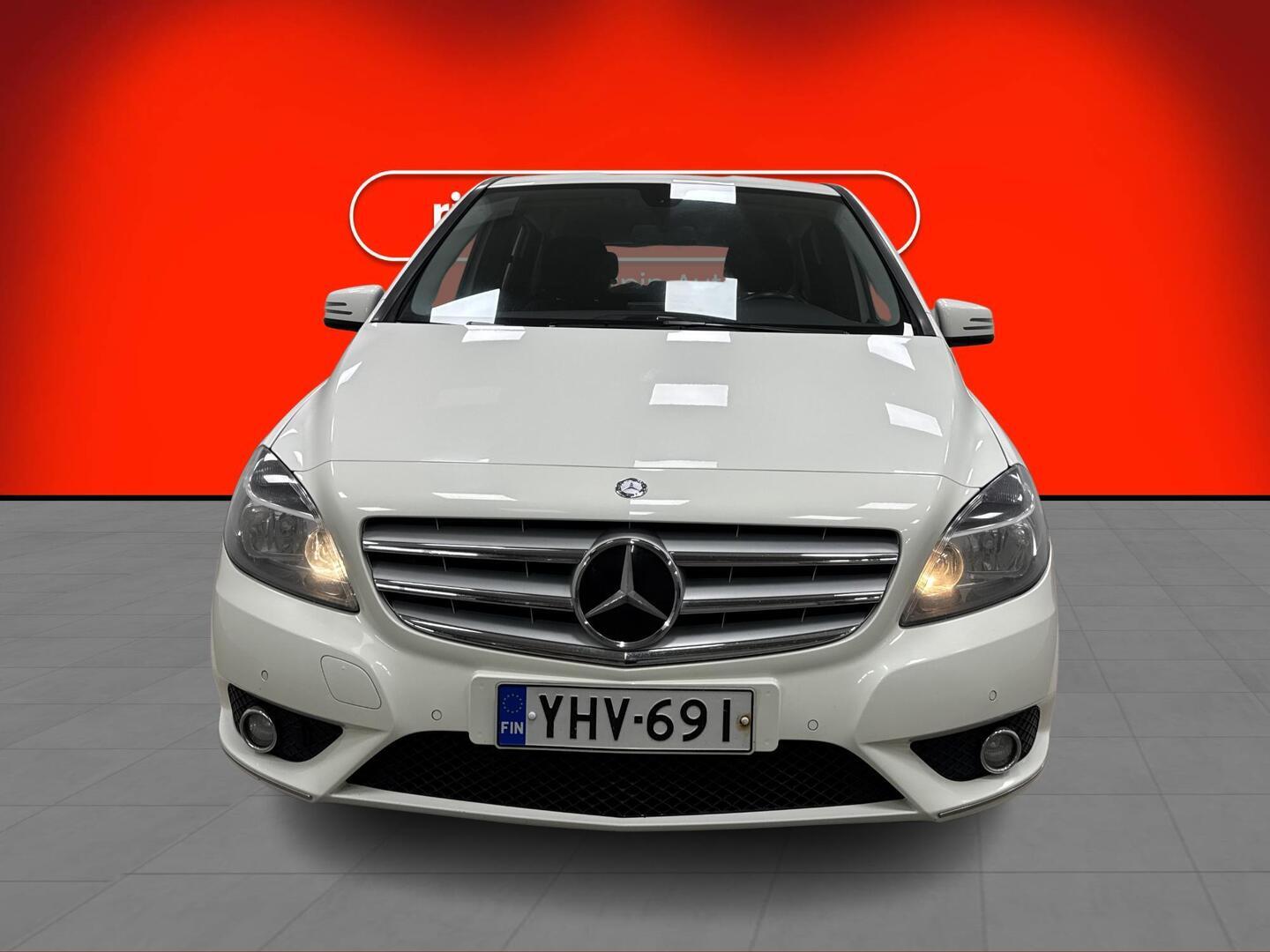 MERCEDES-BENZ B 2012