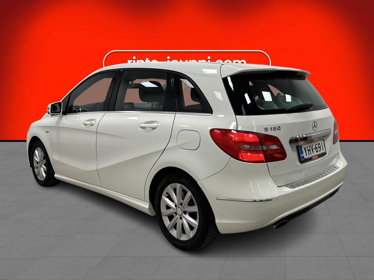 MERCEDES-BENZ B 2012