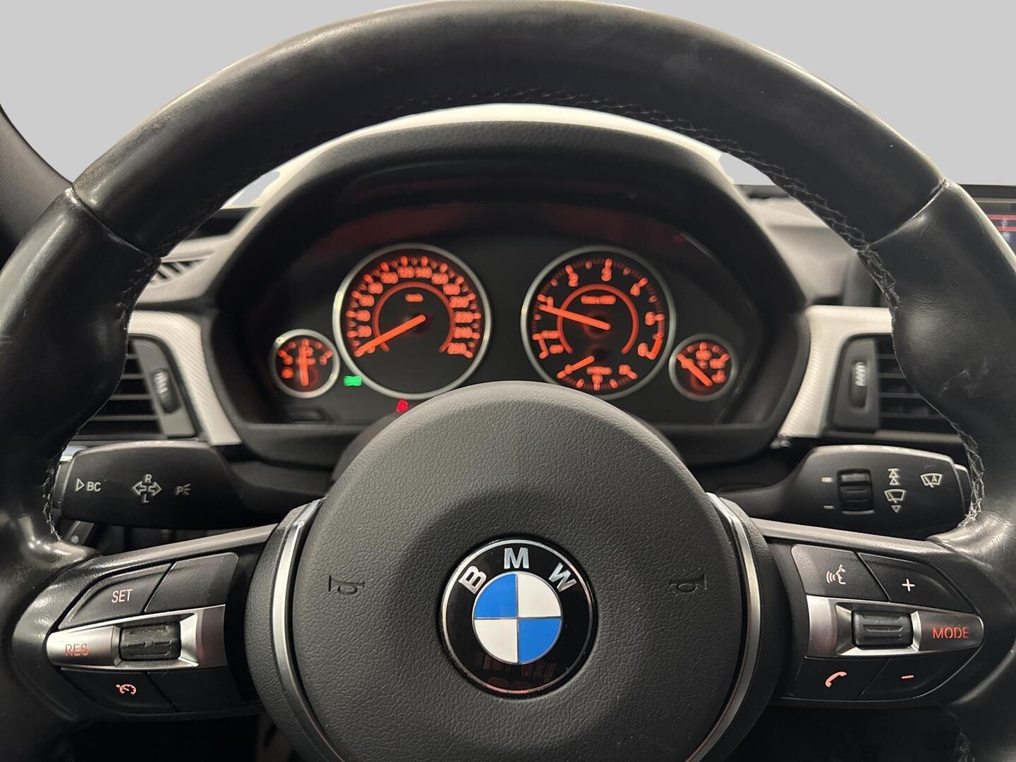 BMW 318 2014