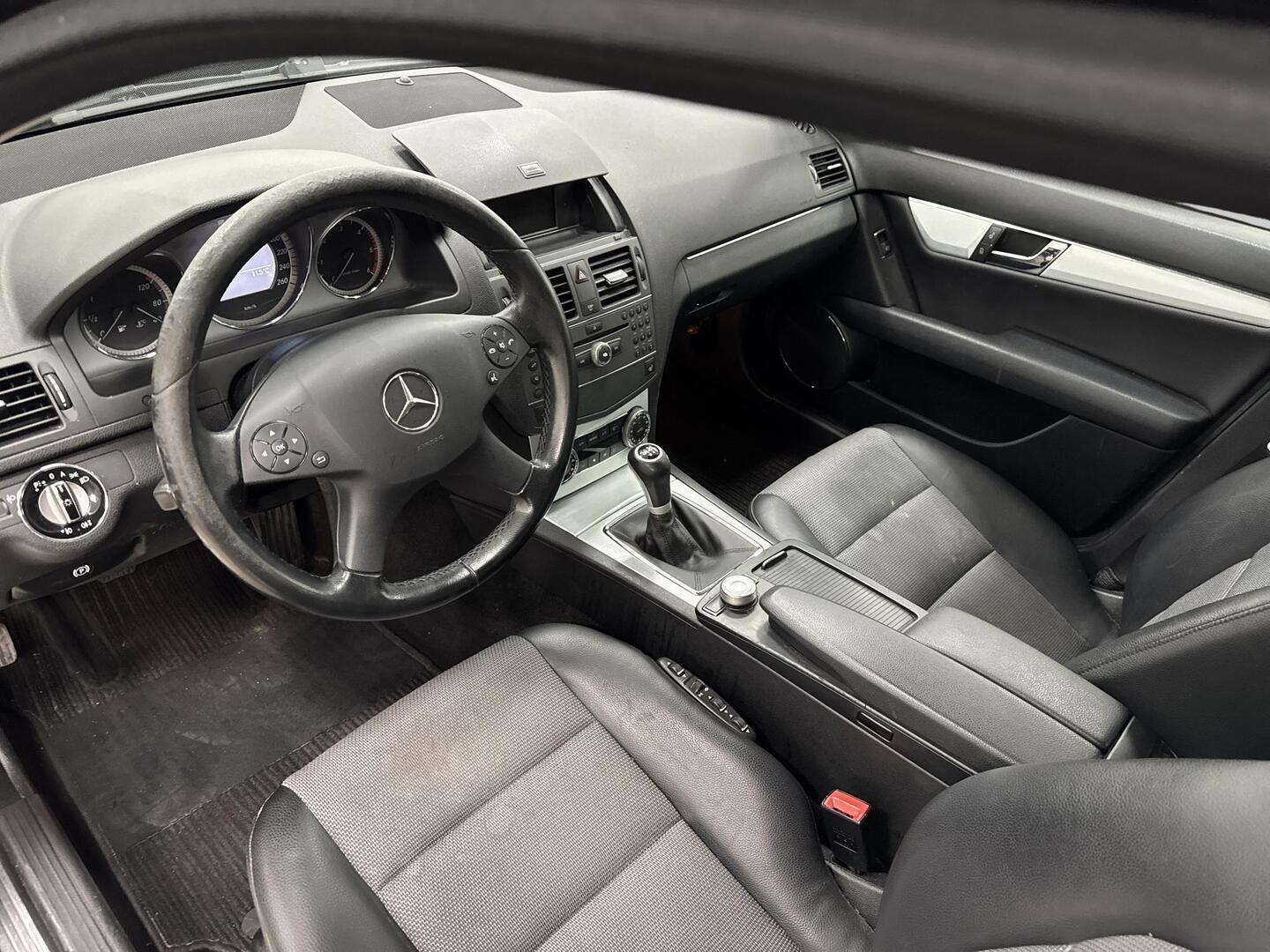 MERCEDES-BENZ C 2009