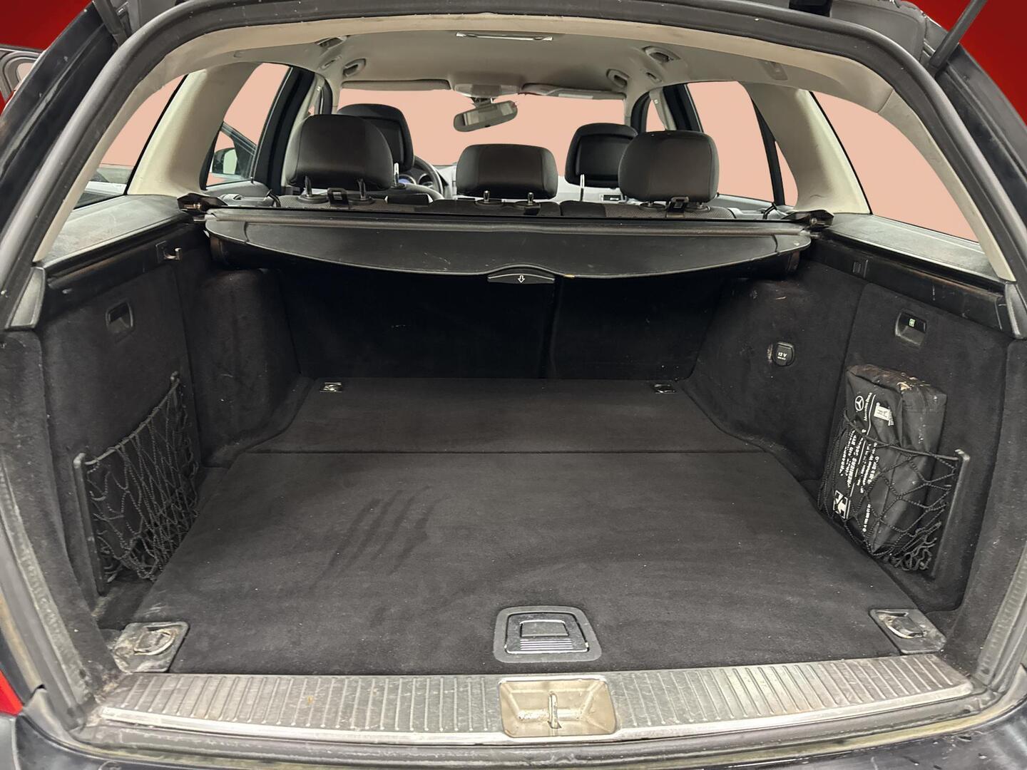 MERCEDES-BENZ C 2009