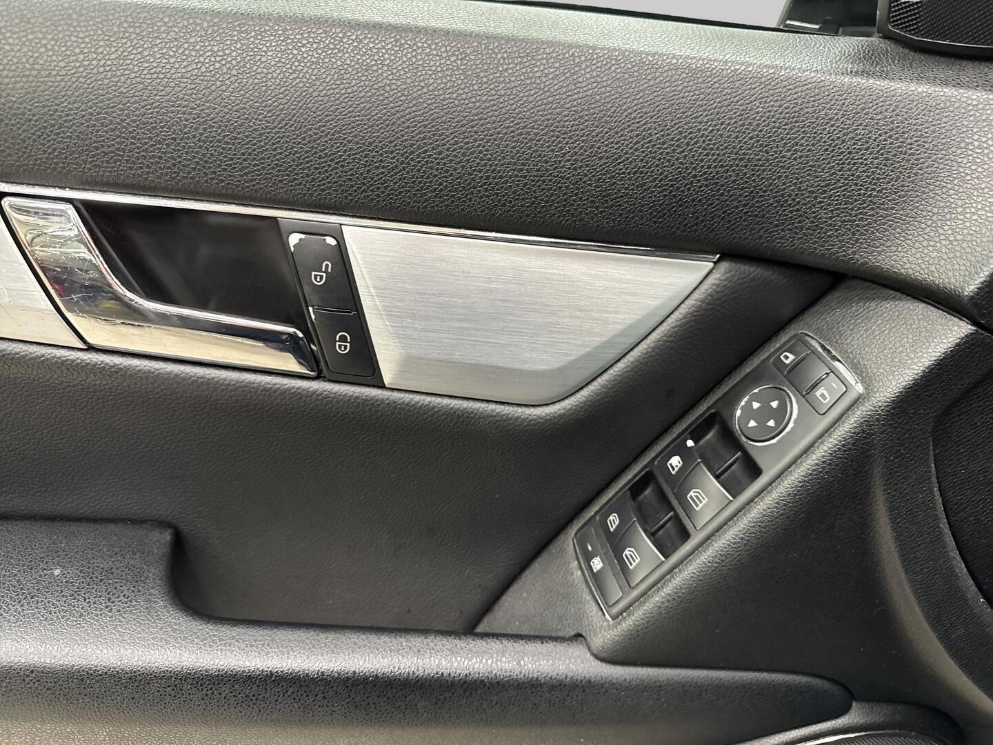MERCEDES-BENZ C 2009
