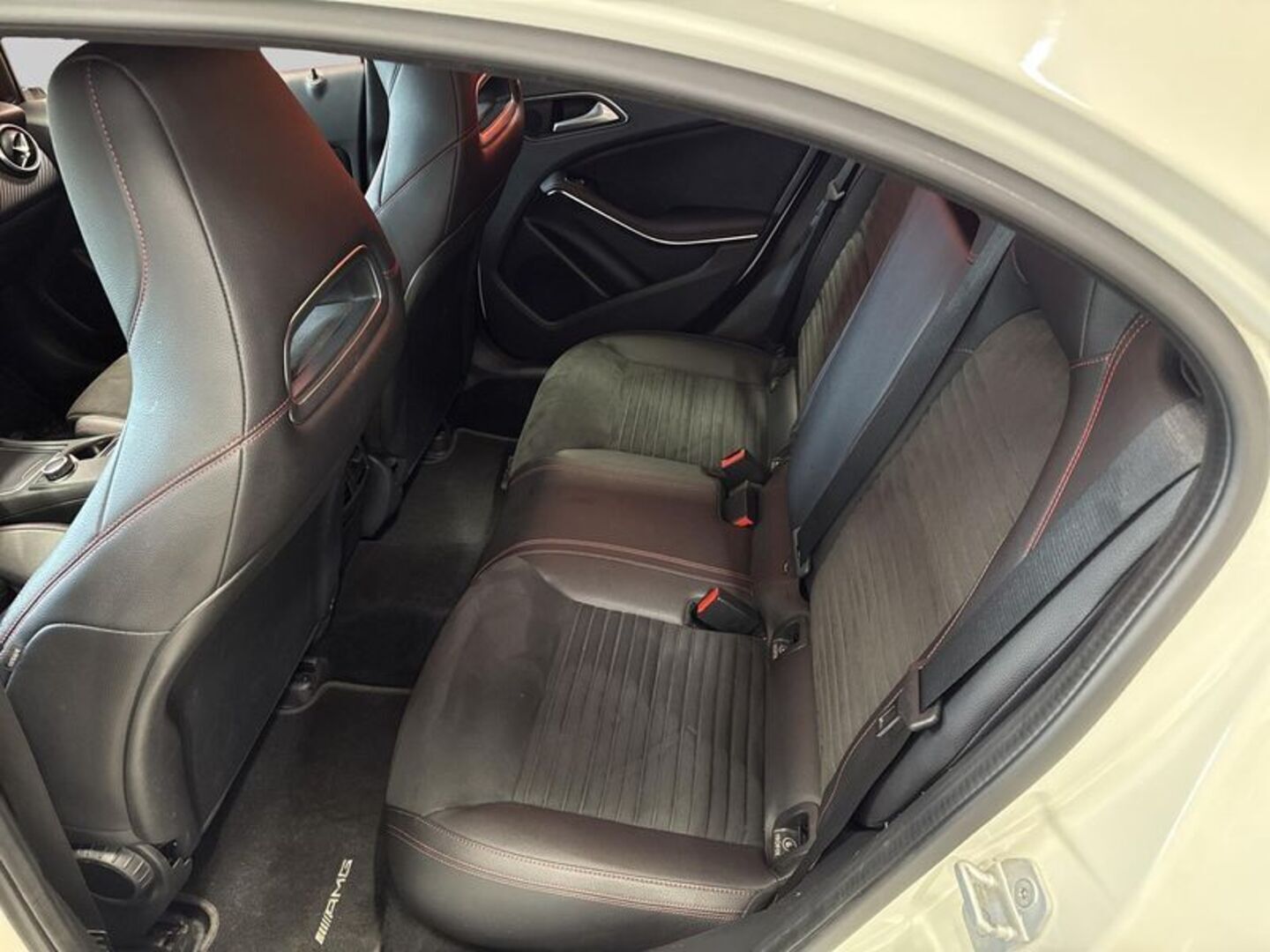 MERCEDES-BENZ A 2017