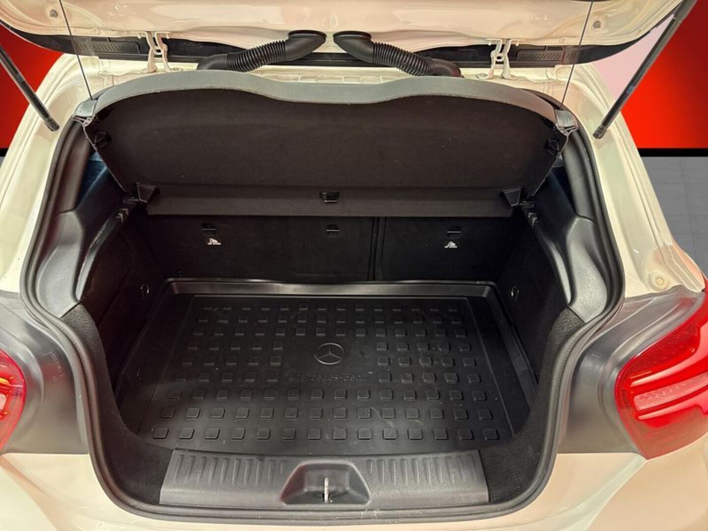 MERCEDES-BENZ A 2017