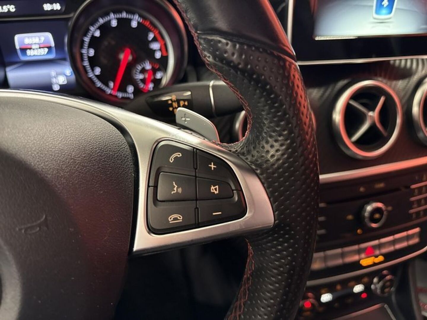 MERCEDES-BENZ A 2017