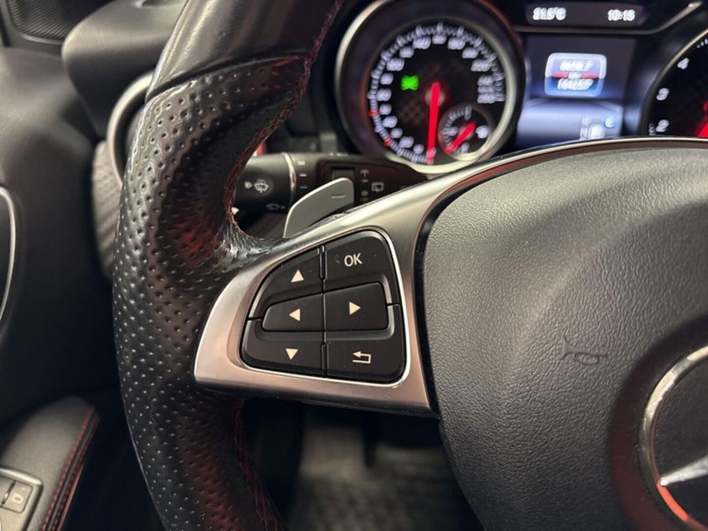 MERCEDES-BENZ A 2017