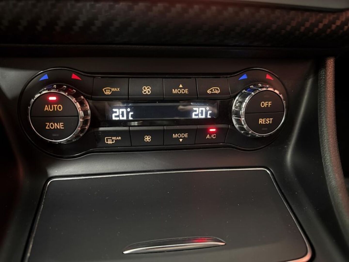 MERCEDES-BENZ A 2017