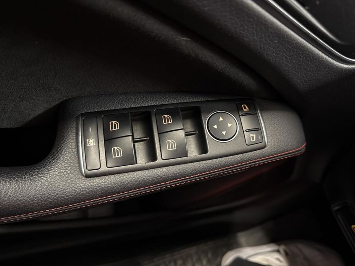 MERCEDES-BENZ A 2017