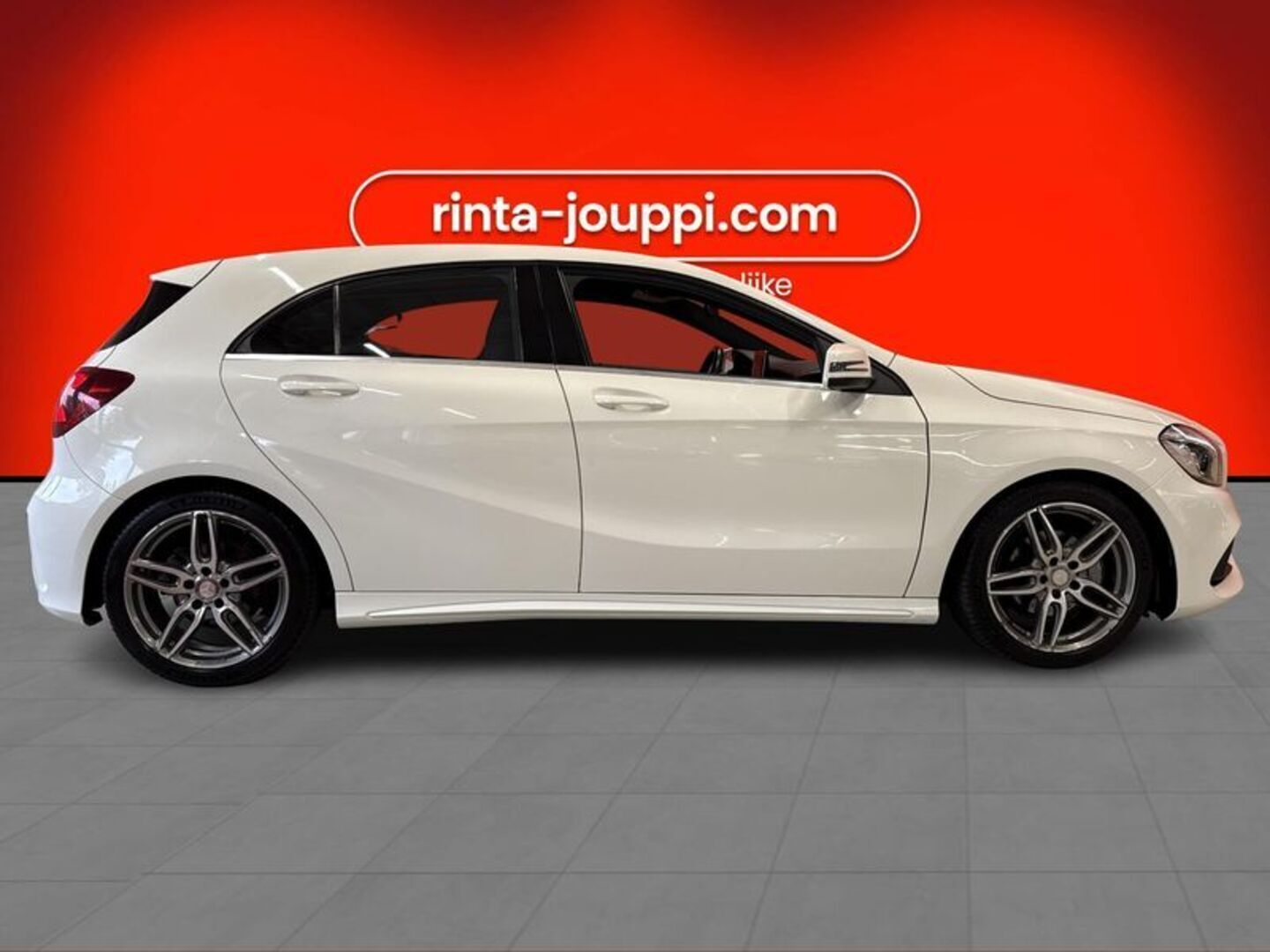 MERCEDES-BENZ A 2017