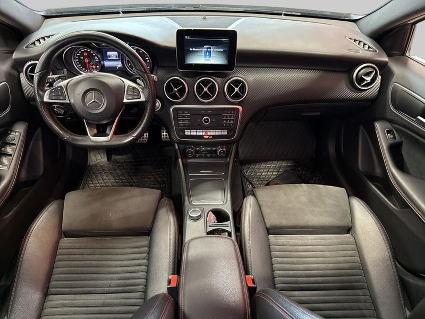 MERCEDES-BENZ A 2017