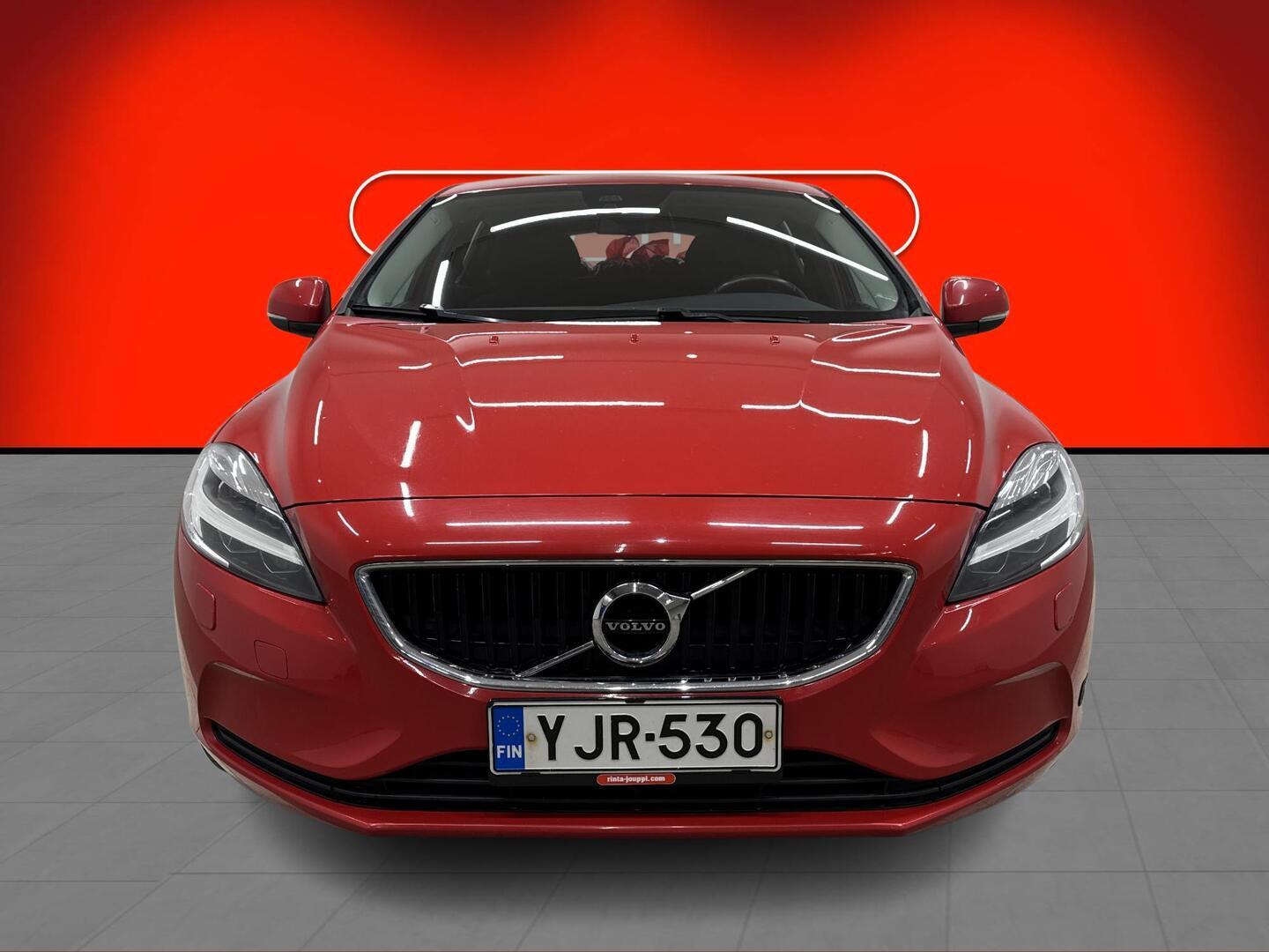 VOLVO V40 2017