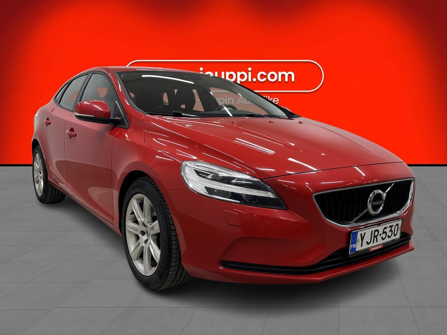 VOLVO V40 2017