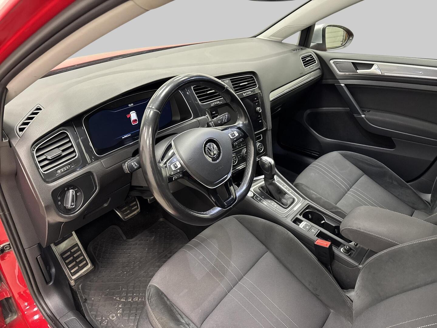 VOLKSWAGEN Golf 2020