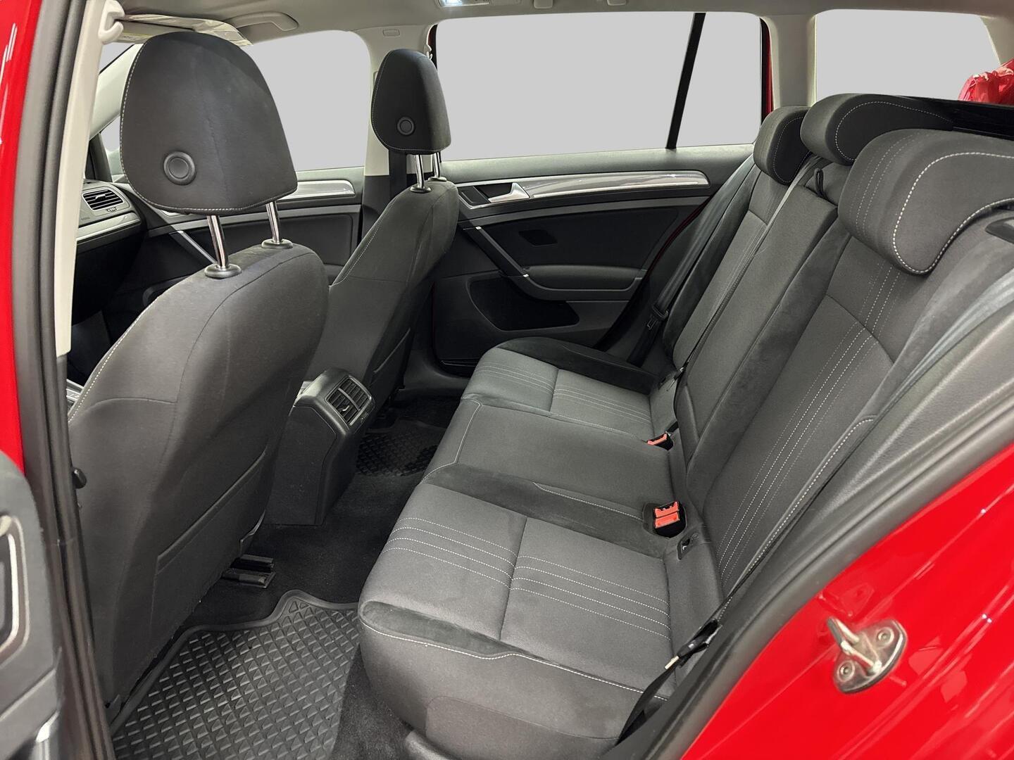 VOLKSWAGEN Golf 2020