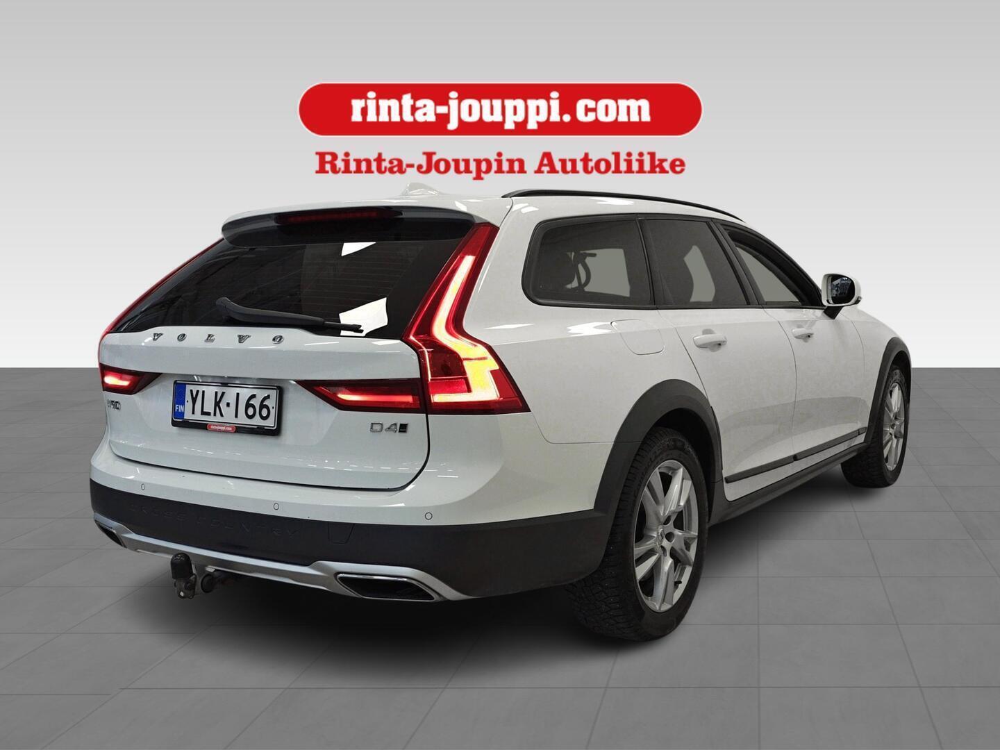 VOLVO V90 Cross Country 2018
