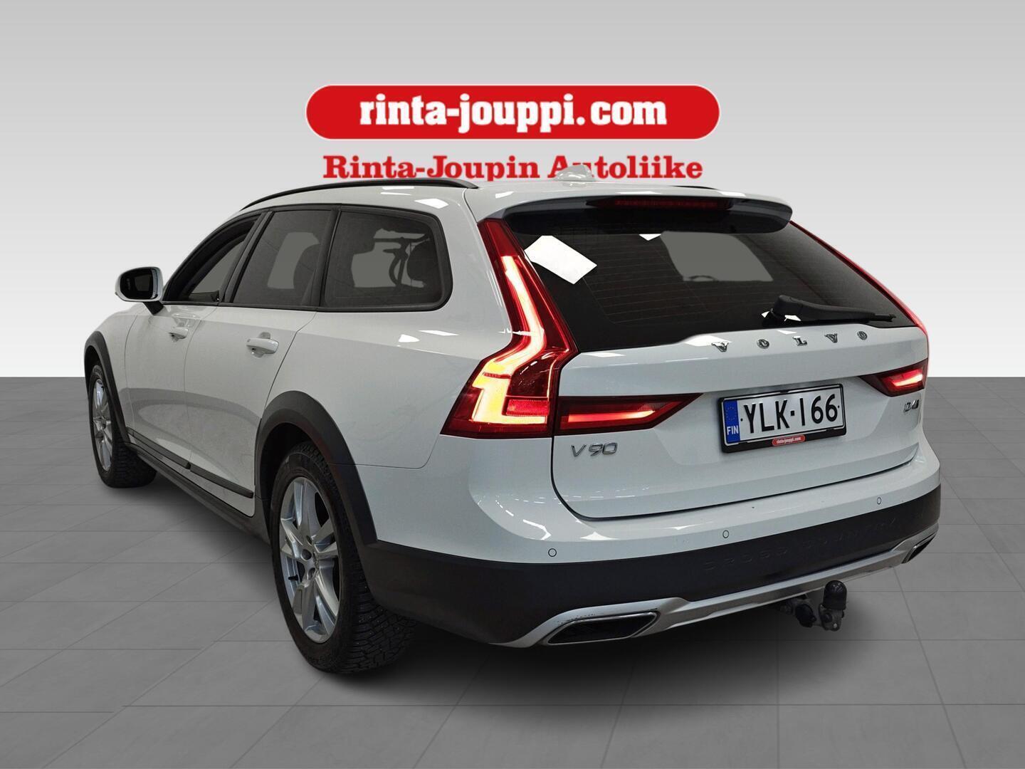 VOLVO V90 Cross Country 2018
