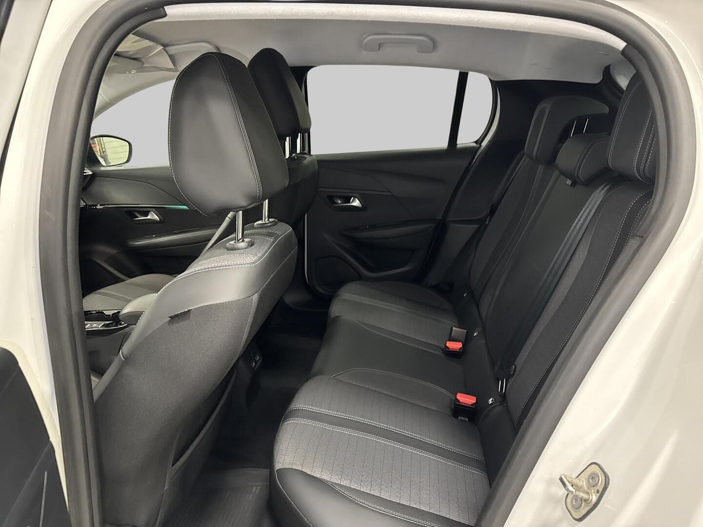 PEUGEOT e-208 2023