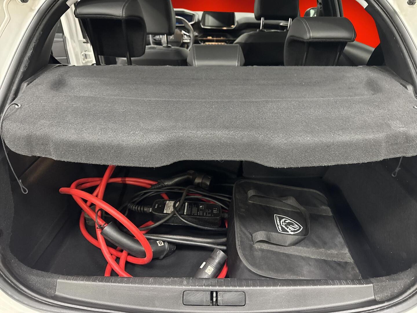 PEUGEOT e-208 2023