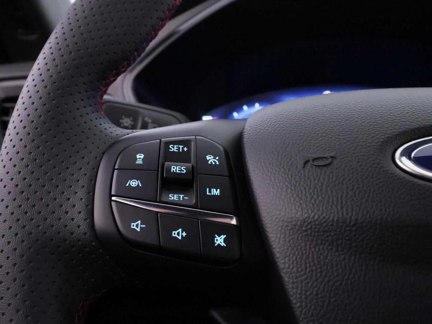 FORD KUGA 2024