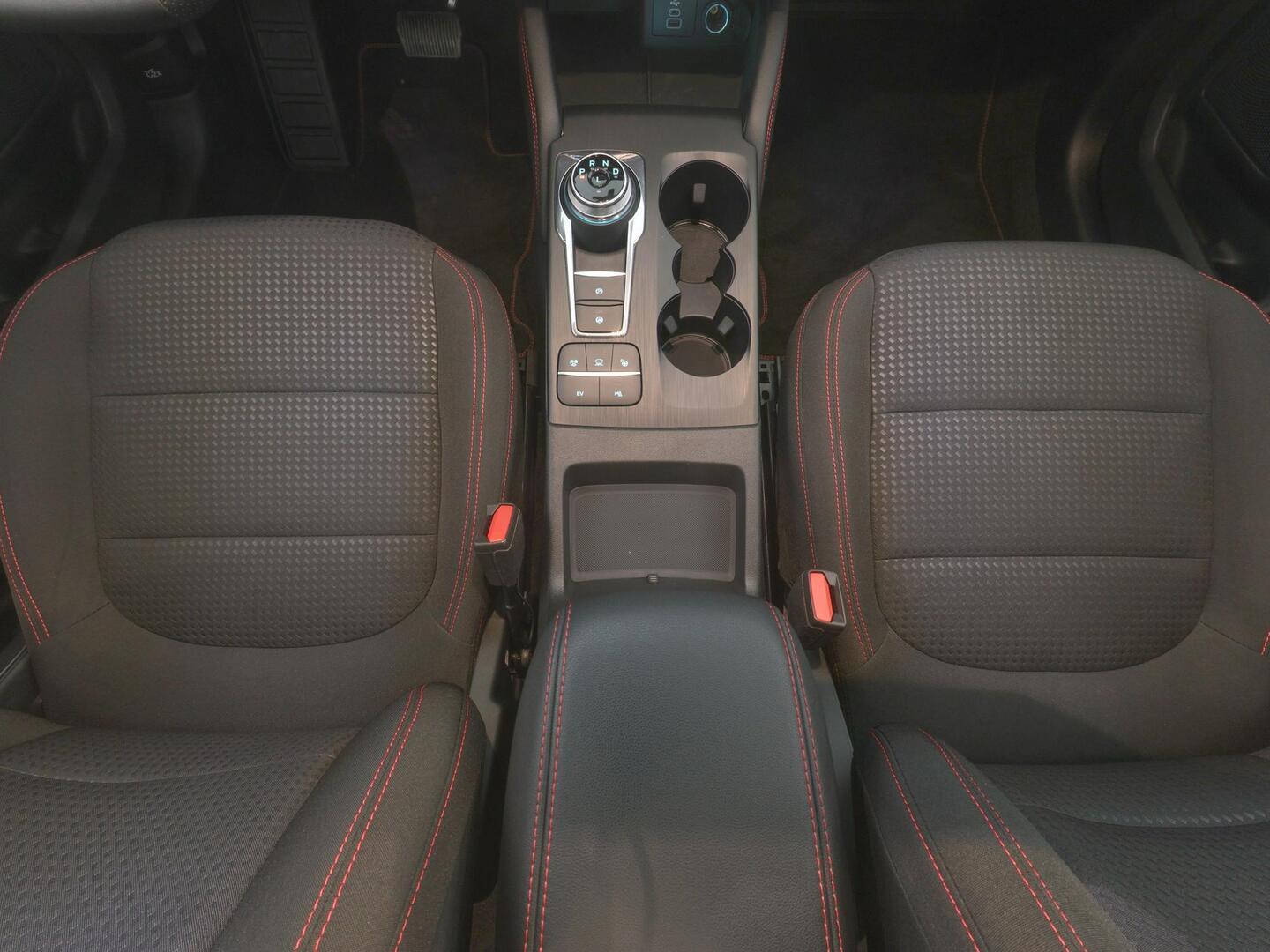 FORD KUGA 2024