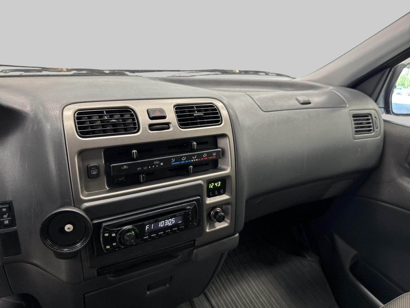 TOYOTA Hiace 2010