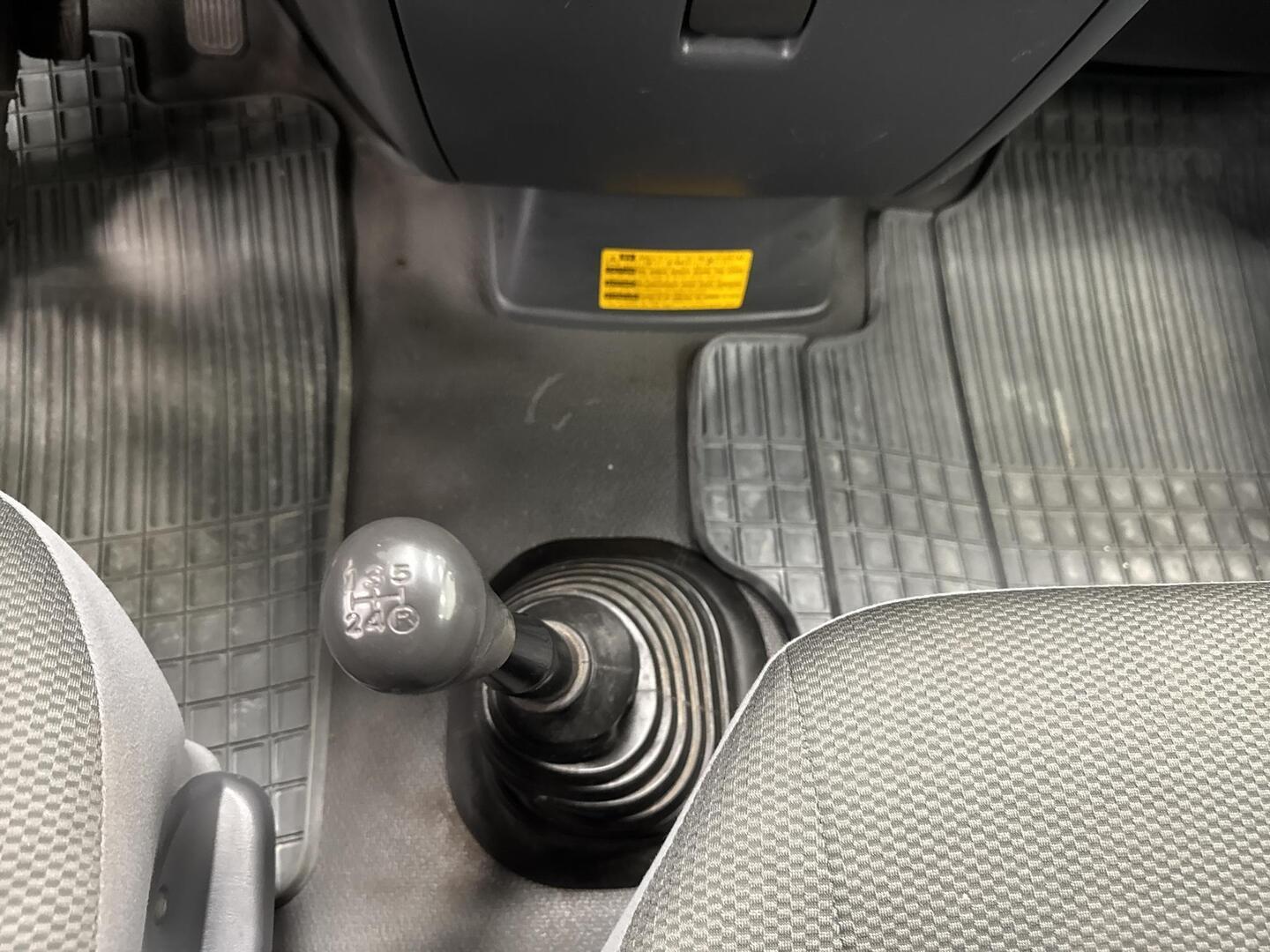 TOYOTA Hiace 2010