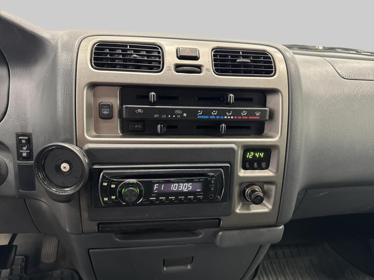 TOYOTA Hiace 2010