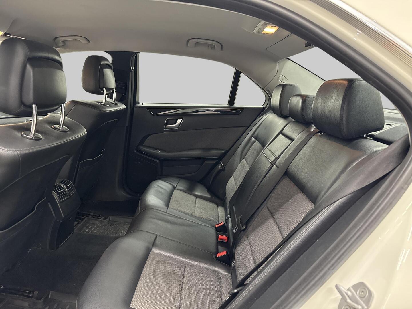 MERCEDES-BENZ E 2012