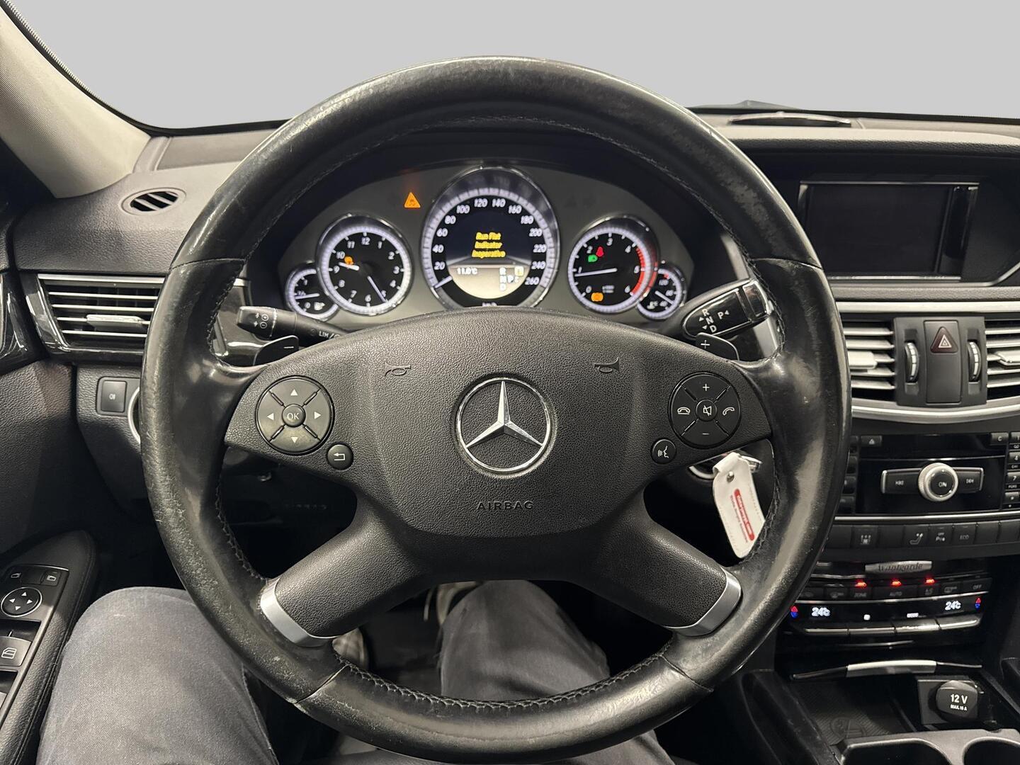MERCEDES-BENZ E 2012