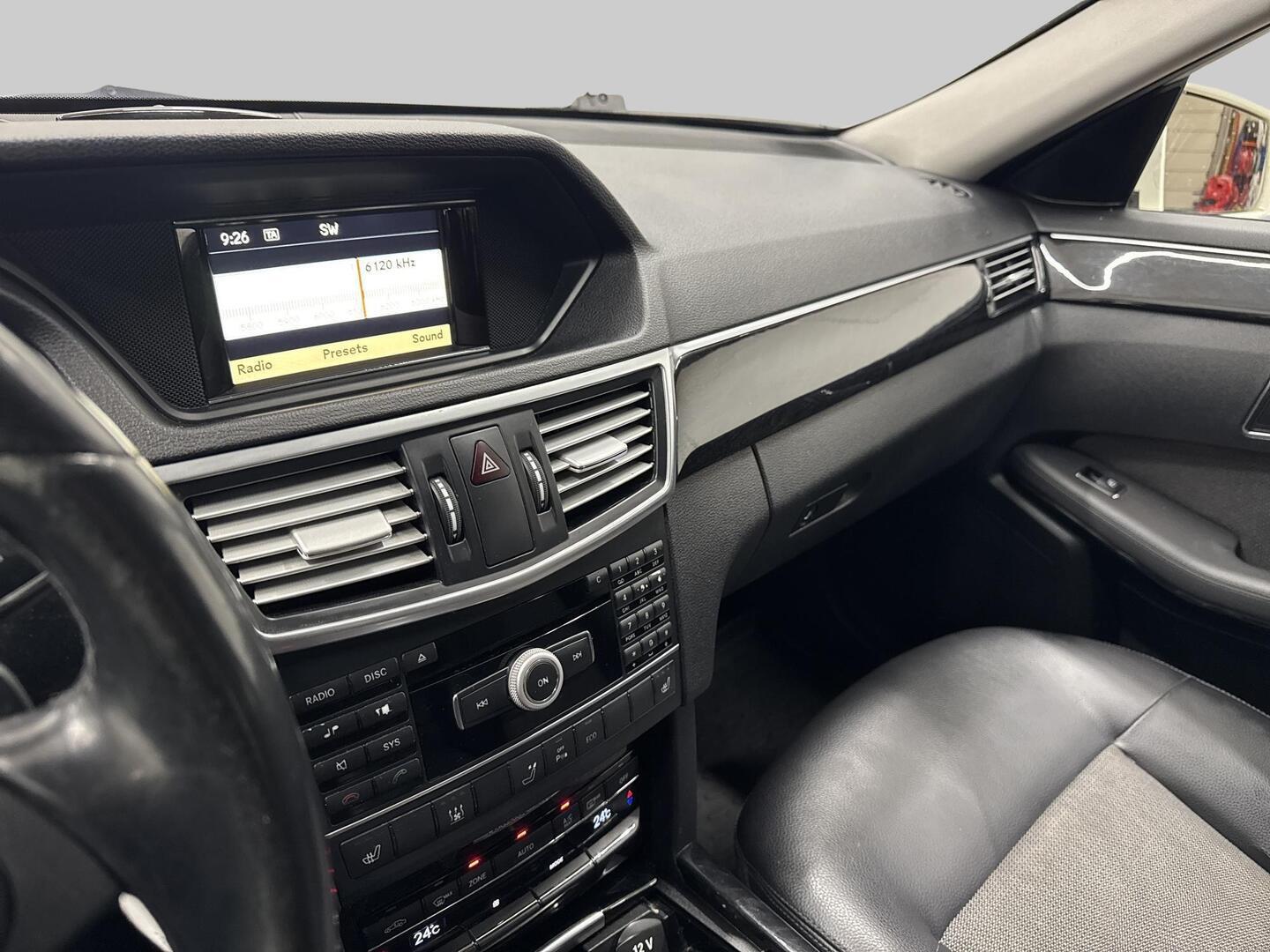 MERCEDES-BENZ E 2012