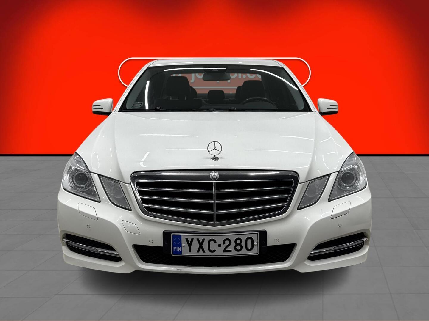 MERCEDES-BENZ E 2012