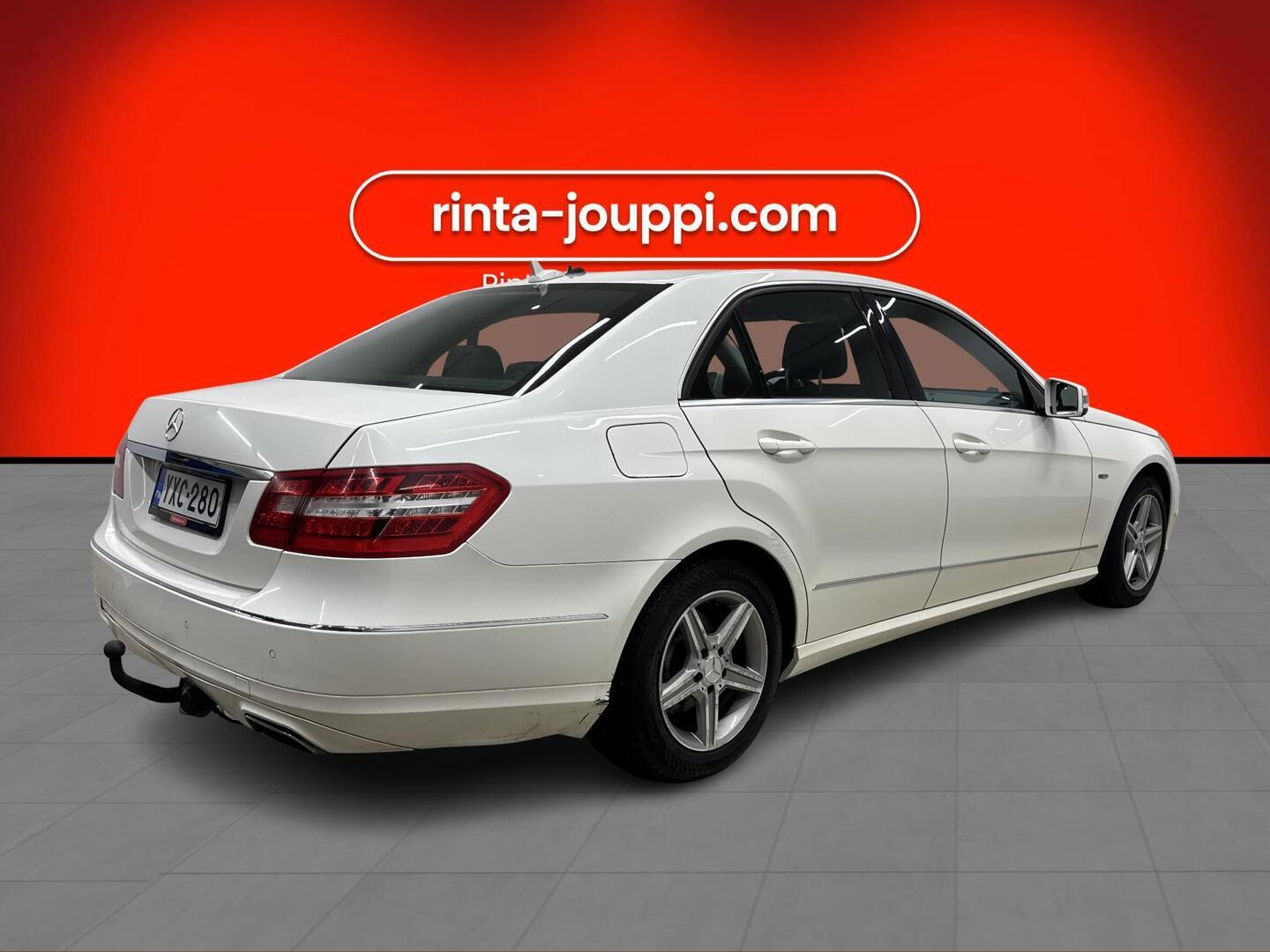 MERCEDES-BENZ E 2012