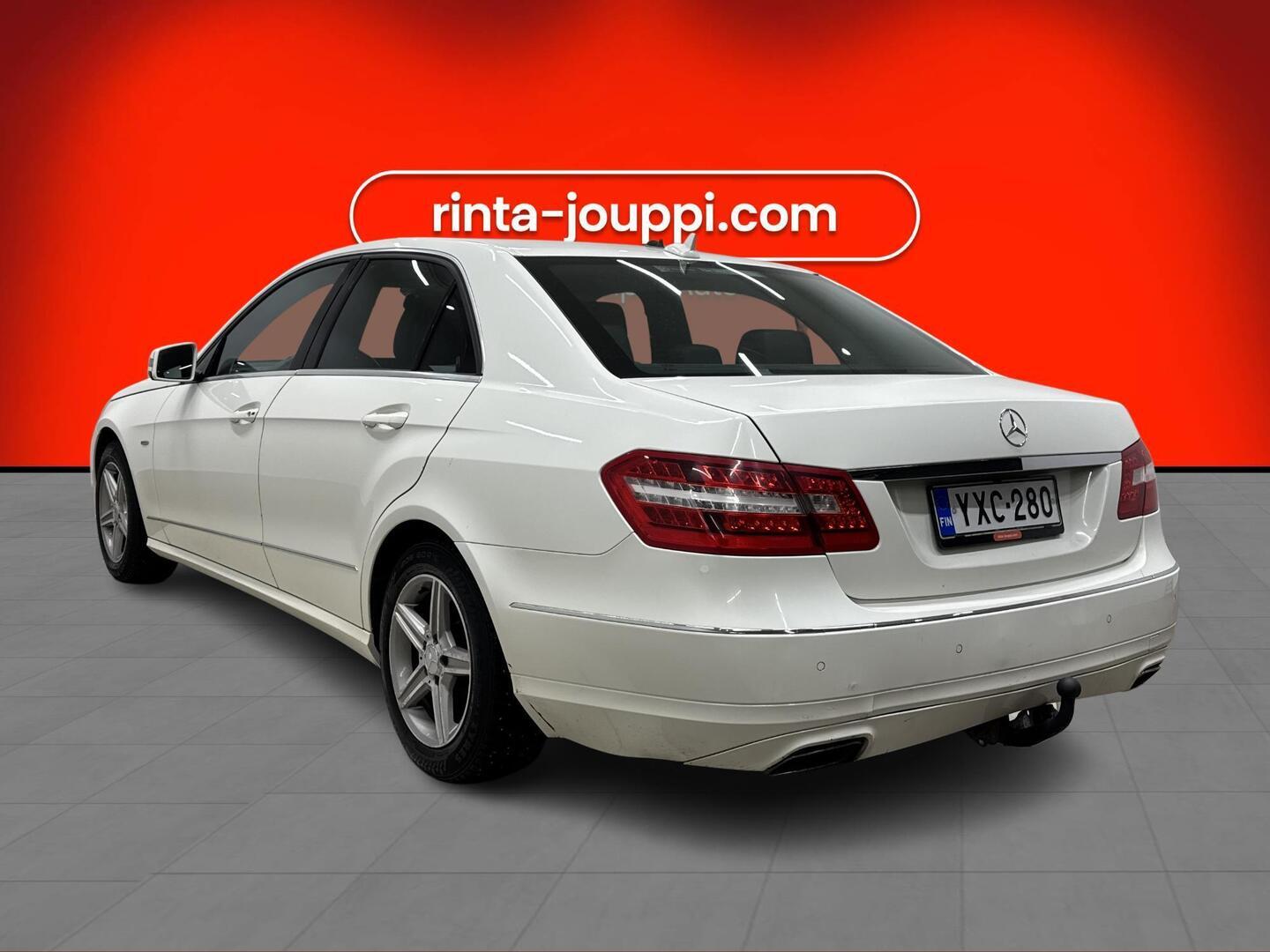 MERCEDES-BENZ E 2012