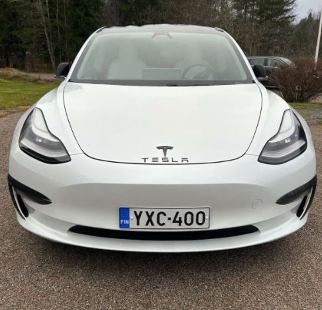 TESLA Model 3 2020