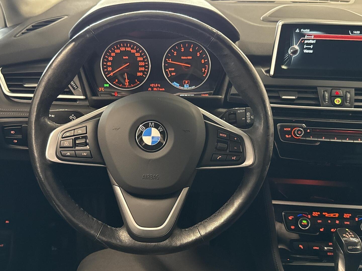 BMW 225 2016