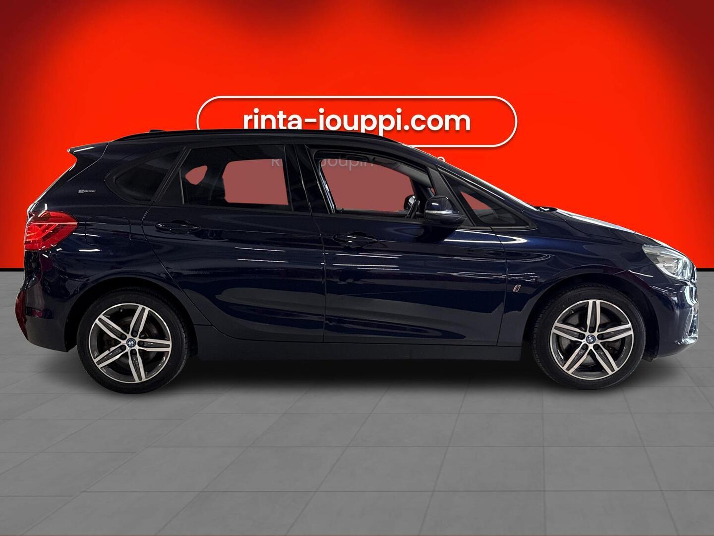 BMW 225 2016