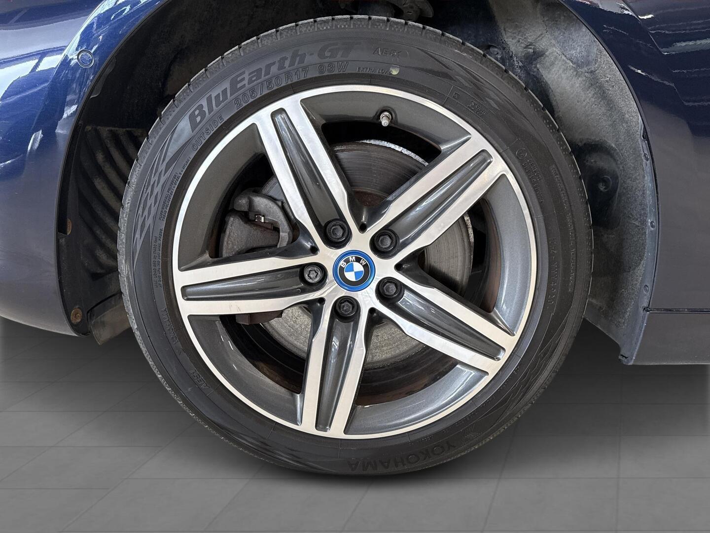 BMW 225 2016
