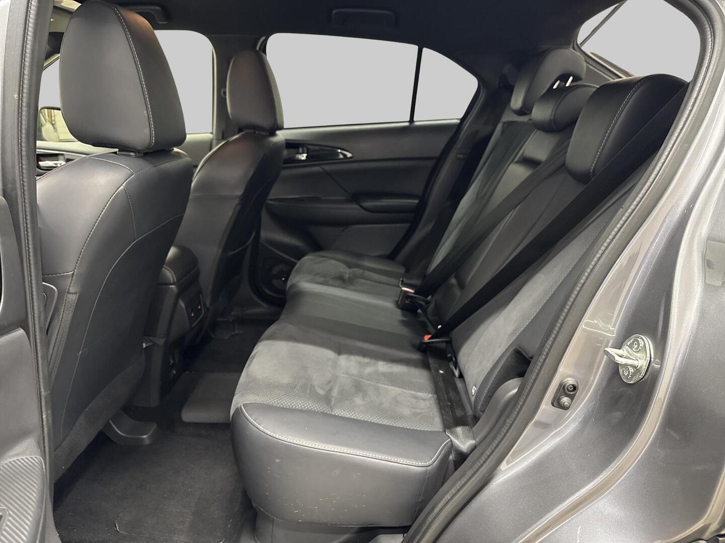 MITSUBISHI ECLIPSE CROSS 2024