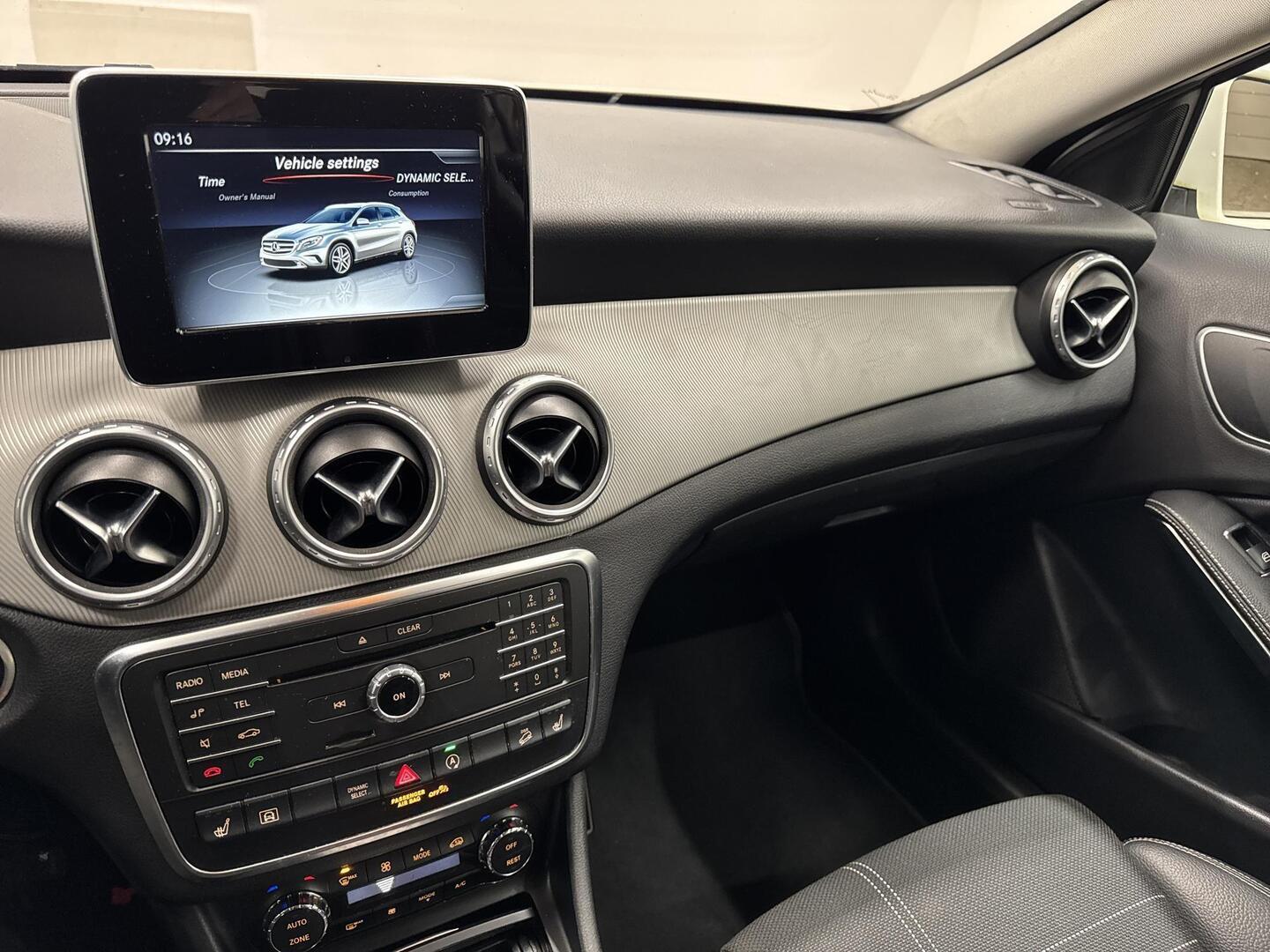 MERCEDES-BENZ GLA 2016