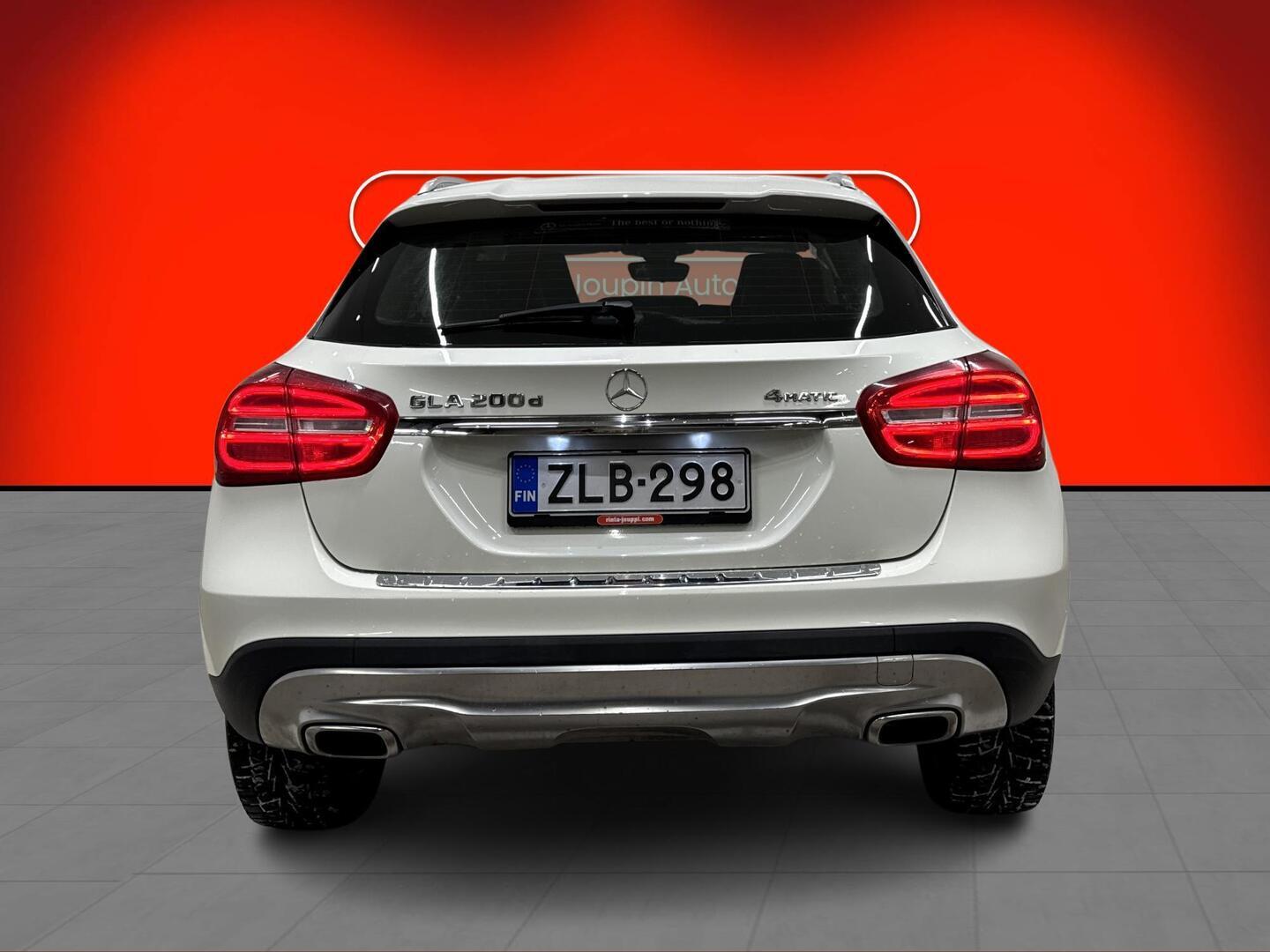 MERCEDES-BENZ GLA 2016