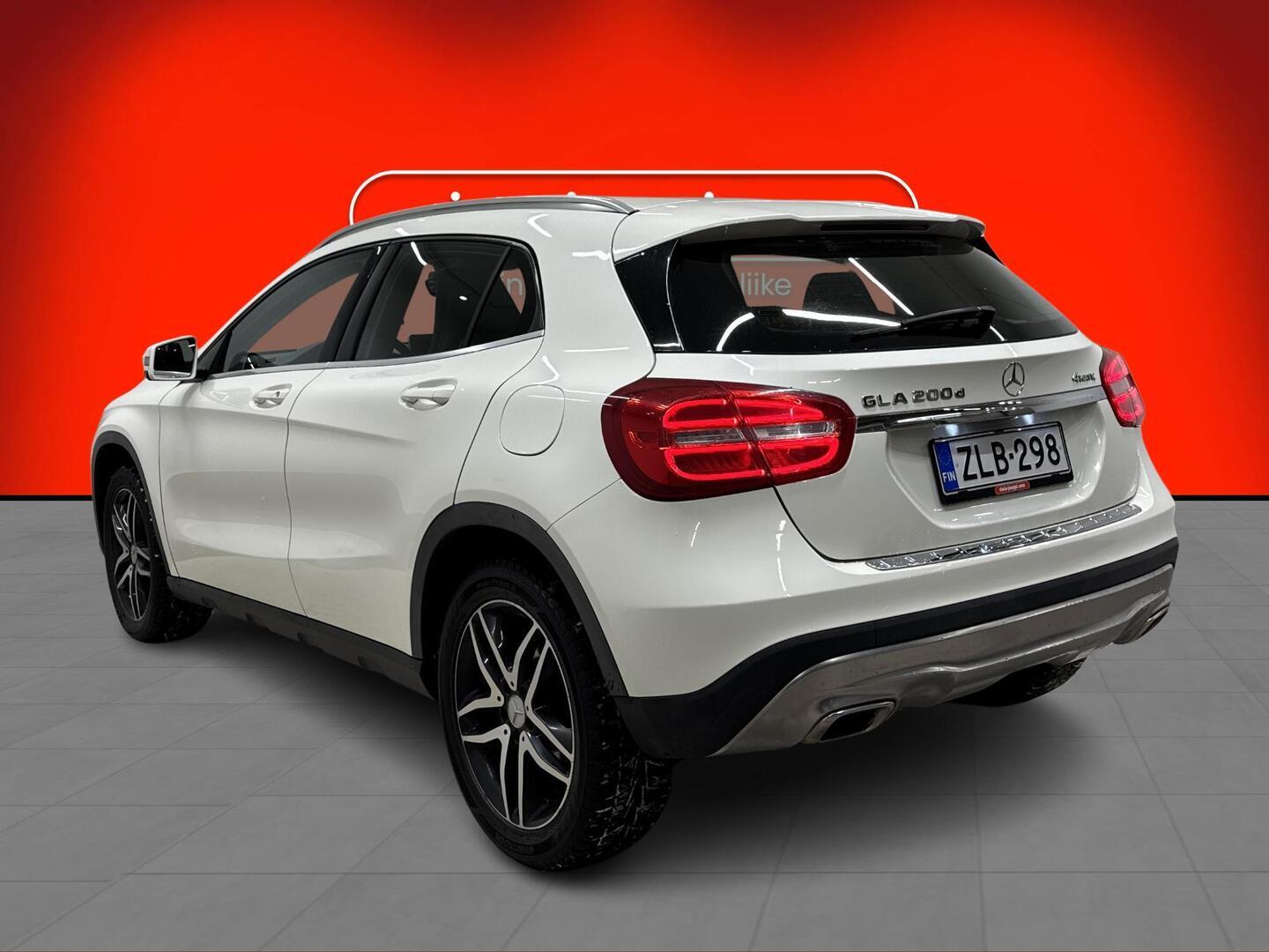 MERCEDES-BENZ GLA 2016